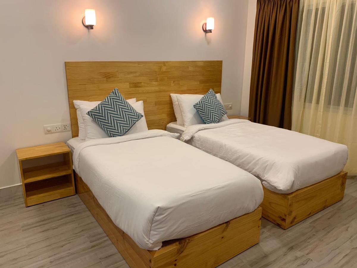 Hotel Sky View By Relax Tours Dhangethi Exterior foto