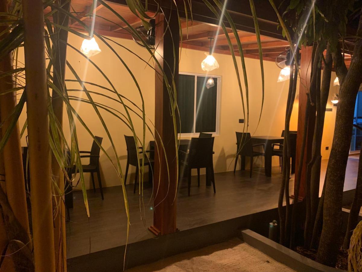 Hotel Sky View By Relax Tours Dhangethi Exterior foto